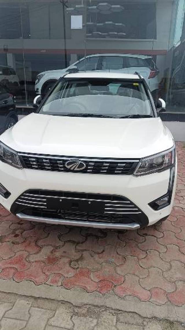 https://images10.gaadi.com/usedgaadi-sellcar/UsedCar/f86a5f4a-0ec0-48c9-9fc9-06b6c58fbc16/b3d8c4be-cd73-41d6-ae81-76d09f201812.jpg?imwidth=6400