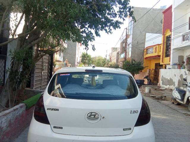 https://images10.gaadi.com/usedgaadi-sellcar/UsedCar/f8999740-a6f5-421b-87db-06ea7bd58d72/f19b47bb-9e5b-424d-9bc3-fe401a983a1f.jpg?imwidth=6402