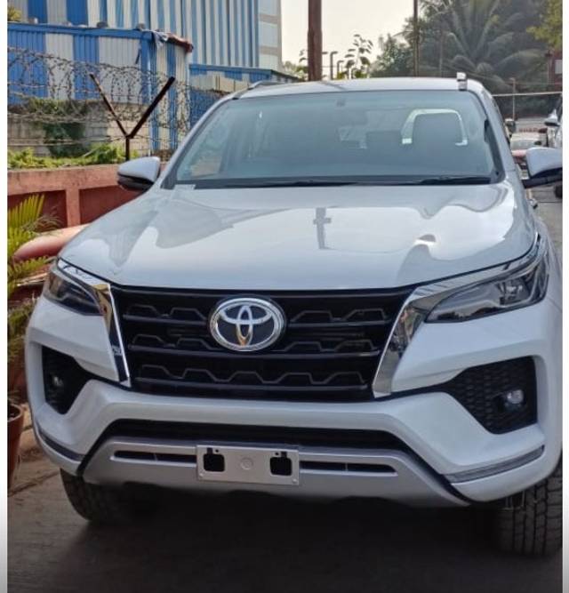 https://images10.gaadi.com/usedgaadi-sellcar/UsedCar/f8c6c9b4-9624-47b5-8624-b36113b73d54/8890f27f-7571-49a9-9c99-b89b714e1df3.jpeg?imwidth=6402