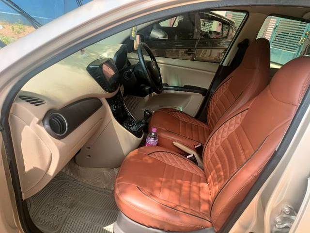 https://images10.gaadi.com/usedgaadi-sellcar/UsedCar/f8ef1970-809e-426f-98a0-3021fad7d546/01d37910-9ec1-458c-9ccf-4d47beb1695e.jpg?imwidth=6401