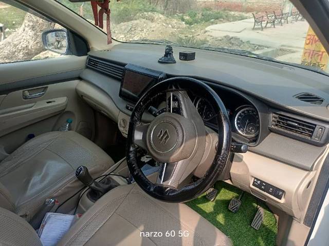 https://images10.gaadi.com/usedgaadi-sellcar/UsedCar/f908c77b-713a-4f6b-9519-48ec8ee4c101/6329dfac-03d2-479d-8b3d-941b6a6d8e77.jpg?imwidth=6402