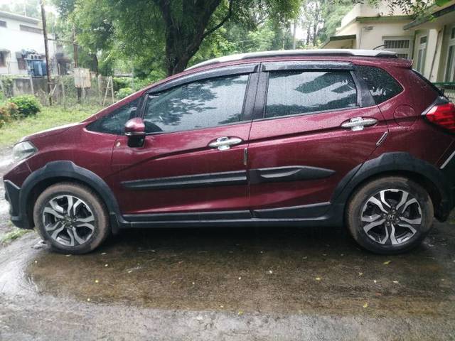 https://images10.gaadi.com/usedgaadi-sellcar/UsedCar/f90ea9f0-6de9-4295-9024-938595f450e3/2a31ec34-04a3-4539-bc9f-e71c5e355a8c.jpg?imwidth=6402