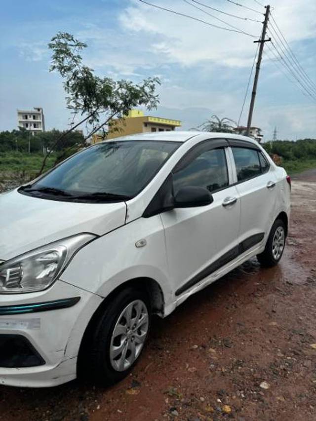 https://images10.gaadi.com/usedgaadi-sellcar/UsedCar/f97e73b9-cb25-4616-a179-92808043a7f3/9ee8330a-e4e1-4c27-9790-984e28287a93.jpg?imwidth=6400