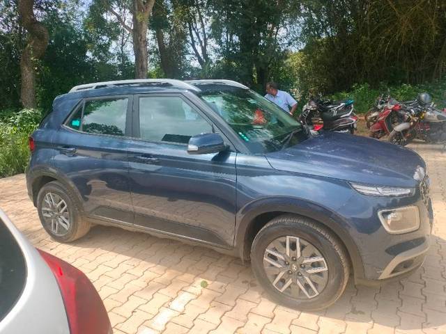 https://images10.gaadi.com/usedgaadi-sellcar/UsedCar/f9811130-04c5-4f8d-be82-31d5fede368f/0064a069-d81d-49c9-9312-25795f50f4a5.jpg?imwidth=6400