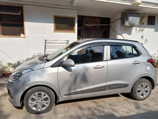 https://images10.gaadi.com/usedgaadi-sellcar/UsedCar/f9cd0be4-91df-4266-a789-c04d00bf78fd/330ea82b-da8d-45c5-a8f5-18b4eec30fb4.jpg?imwidth=6400