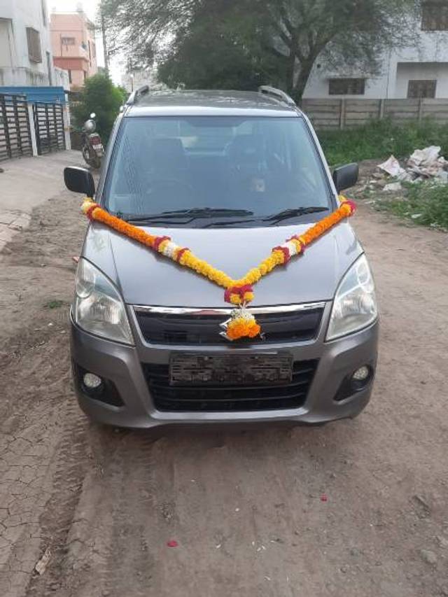 https://images10.gaadi.com/usedgaadi-sellcar/UsedCar/fa1d86a2-8e97-4e5b-a529-d628c49eb481/eae6374c-e1d9-47e6-b36f-b71797cd3448.jpg?imwidth=6400