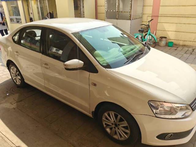 https://images10.gaadi.com/usedgaadi-sellcar/UsedCar/fa32dddc-9a43-46a8-8a80-b3942a1a2ea1/f19c5013-739d-4d24-8c08-c84c7deceb78.jpg?imwidth=6400