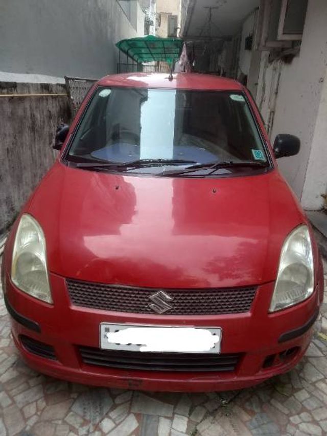 Second-hand 2006 Maruti Suzuki Swift 1.3 एलएक्सआई for sale in Surat