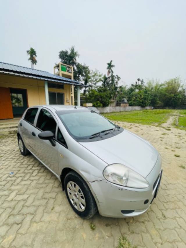 https://images10.gaadi.com/usedgaadi-sellcar/UsedCar/fb0e03e8-ef42-4e39-b23a-536ebf486a10/72703807-f6f0-4c77-8776-c7f6b94ce6f3.jpeg?imwidth=6400