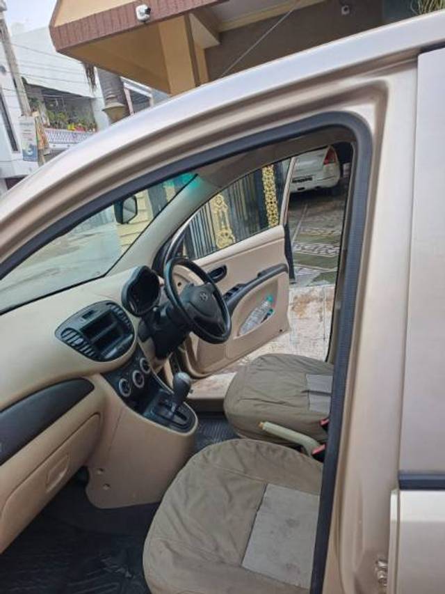 https://images10.gaadi.com/usedgaadi-sellcar/UsedCar/fb22e19c-6d24-48be-a505-422b6e0e0da0/dbc09fc2-4bd4-4830-97d6-9c7bcc5b117b.jpg?imwidth=6402