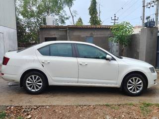 Skoda Octavia 2013-2017 Skoda Octavia Ambition 2.0 TDI MT