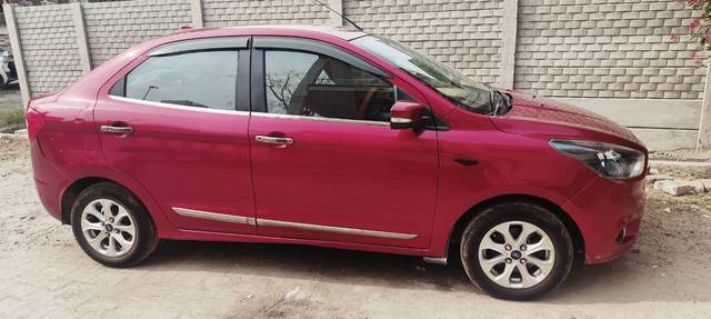 https://images10.gaadi.com/usedgaadi-sellcar/UsedCar/fbc1b7a0-23df-406f-ae74-666a008d04a4/9e07e6b4-7f3a-4b90-a3ee-5029808a6aee.jpg?imwidth=6400