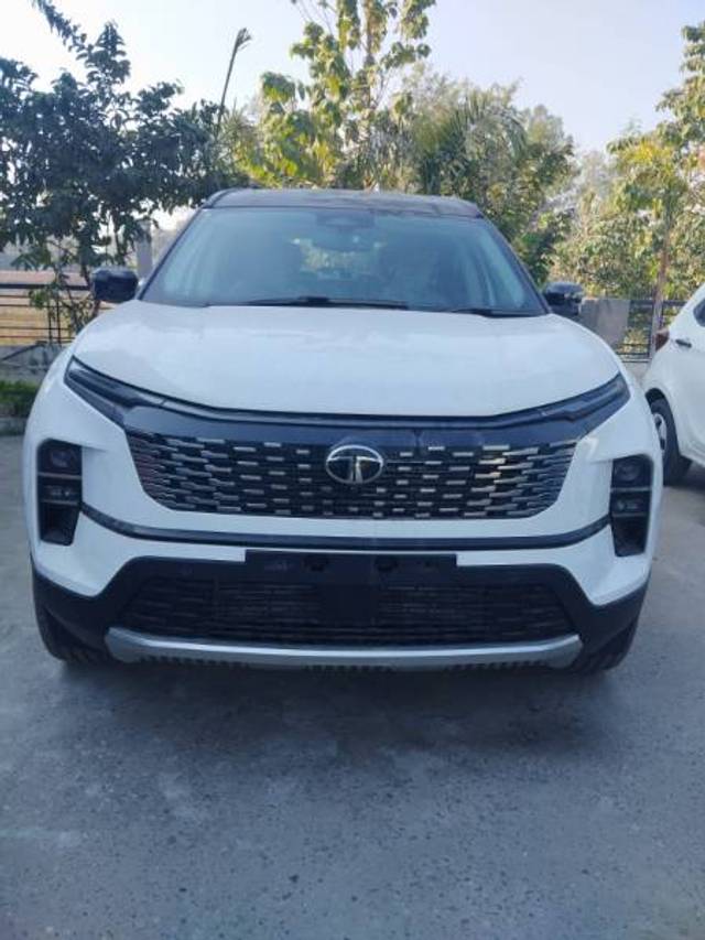 https://images10.gaadi.com/usedgaadi-sellcar/UsedCar/fbd3e556-98cc-435f-9e96-78a2582ed040/9095bfa4-0f08-4f4c-947a-244ce6279f18.jpg?imwidth=6400