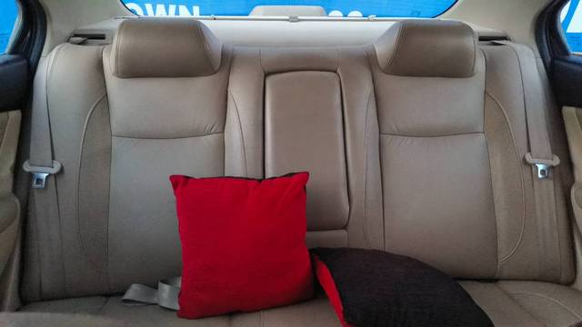 https://images10.gaadi.com/usedgaadi-sellcar/UsedCar/fbe05515-24ae-4a7f-8edc-b12f4690bcd6/77a86ef8-8d47-4b70-922b-6d9719af03a9.jpg?imwidth=6402