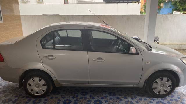 https://images10.gaadi.com/usedgaadi-sellcar/UsedCar/fc1f5634-83a7-444e-8765-e6ad5469e94b/67e1bf1b-f5a6-4bb8-9e72-efb378d984d7.jpeg?imwidth=6401
