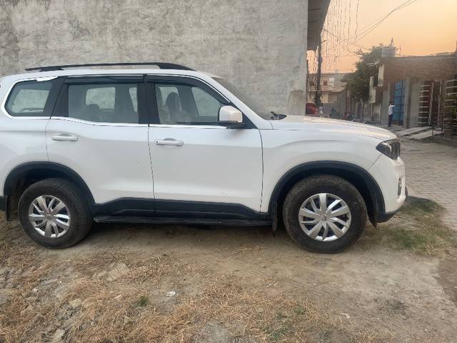 https://images10.gaadi.com/usedgaadi-sellcar/UsedCar/fc2554d6-8d40-4440-a6b2-9104fdd30566/7958c9af-3c27-451c-b7a0-d6d9e3fc7b81.jpeg?imwidth=6401