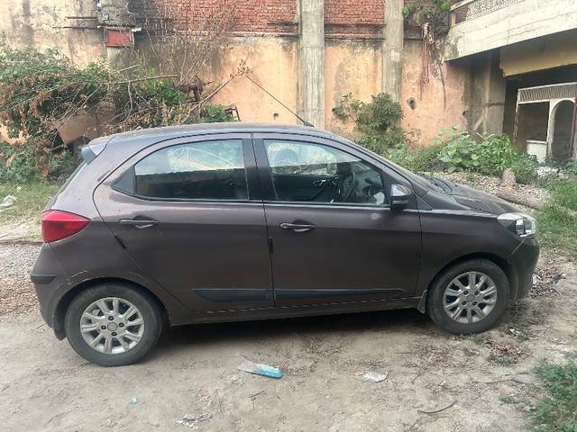 https://images10.gaadi.com/usedgaadi-sellcar/UsedCar/fc323877-65a8-483b-85de-e4acb5d7659a/5a4b0b7f-045c-4de0-a359-0ff1d07c7f56.jpeg?imwidth=6401