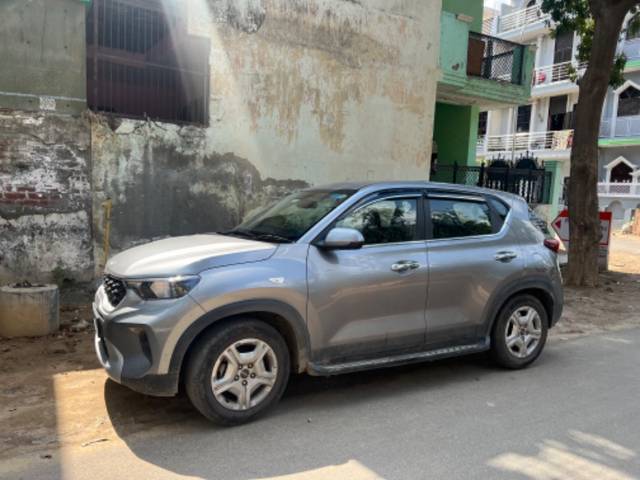 https://images10.gaadi.com/usedgaadi-sellcar/UsedCar/fc415678-44ef-4b85-aa72-5dd0df50262b/fec3e30c-2d95-4396-9735-30214e39fe88.jpeg?imwidth=6400