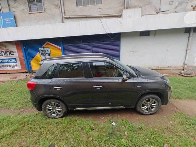 https://images10.gaadi.com/usedgaadi-sellcar/UsedCar/fc596e17-cdd6-495e-a4c1-a076bdc074e5/e2abe5f2-2119-49dd-8ee5-912313197de3.jpg?imwidth=6400