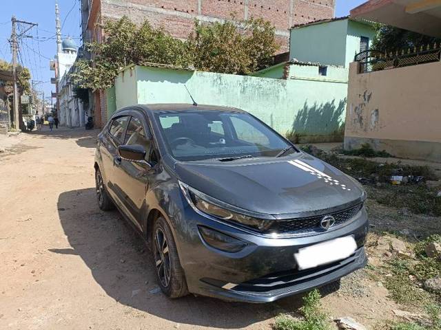 https://images10.gaadi.com/usedgaadi-sellcar/UsedCar/fc747978-b5f5-4dd9-b72b-f616df7cb383/cd0e444a-6939-4505-9c72-c9a7e16d133f.jpg?imwidth=6400