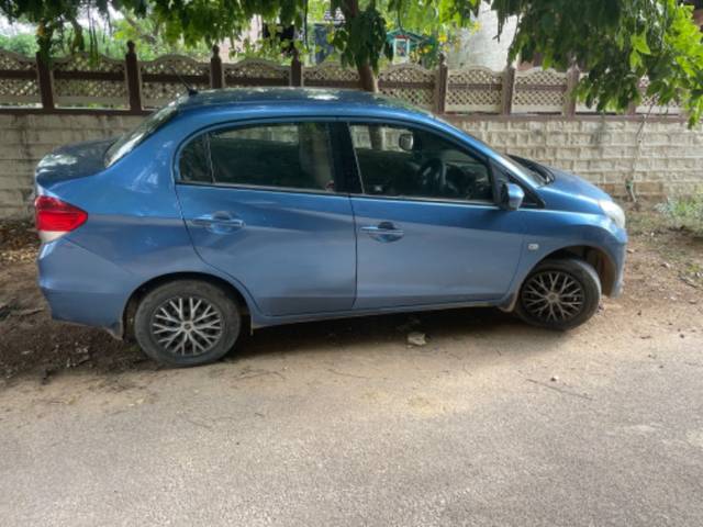 https://images10.gaadi.com/usedgaadi-sellcar/UsedCar/fc7c0ee4-a6b0-4383-895d-75a72a14b9b7/f670a954-db81-4ecf-b9f5-5b53e7fd03bd.jpeg?imwidth=6401