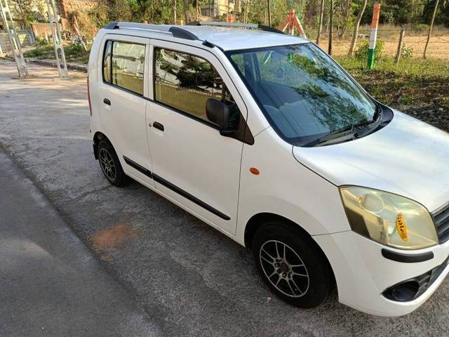 https://images10.gaadi.com/usedgaadi-sellcar/UsedCar/fc834b2c-1db1-4b96-aea7-24aaf5ab132f/511a0ad3-c1a1-430d-b2ca-ff1843b1d8f3.jpg?imwidth=6400