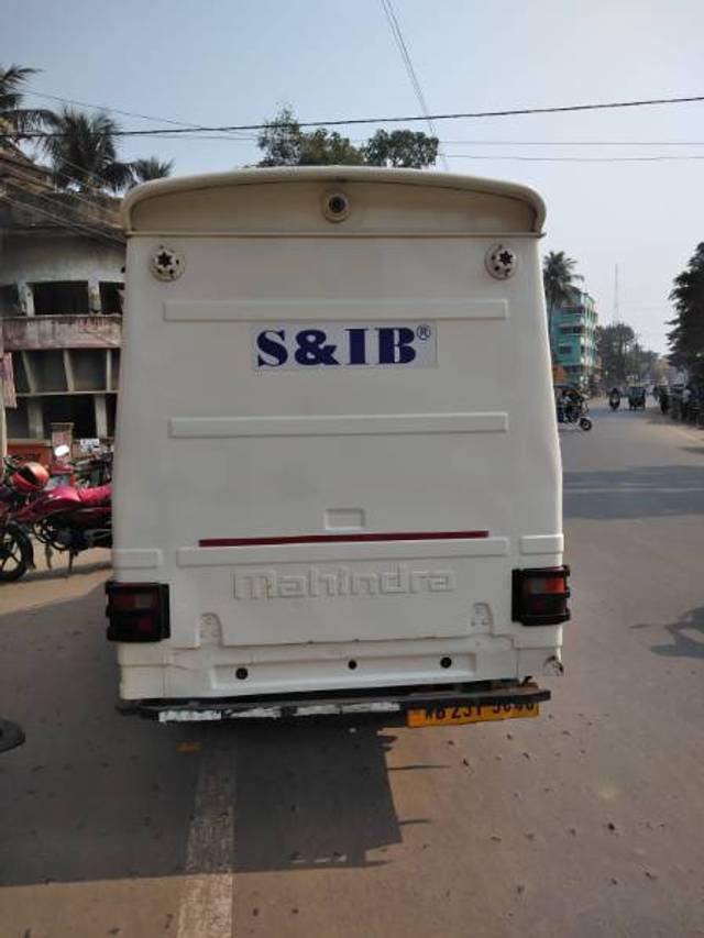https://images10.gaadi.com/usedgaadi-sellcar/UsedCar/fc949ec5-0dec-4565-b107-622d99c7bd87/4c55f0c9-2e03-473c-8674-50ea6b8cab7a.jpg?imwidth=6402