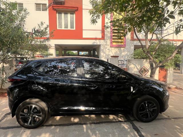 https://images10.gaadi.com/usedgaadi-sellcar/UsedCar/fcb373cb-7620-4c91-8043-752d7d2202bb/a0450c7c-6fa7-40c1-9ed1-62731cb7e8f3.jpeg?imwidth=6401