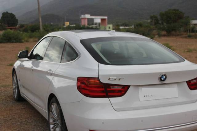 https://images10.gaadi.com/usedgaadi-sellcar/UsedCar/fcc68d4e-14ac-4b6a-9741-3d90e67e985b/426a8400-47ef-4759-9c79-5d10a29f8ad7.png?imwidth=6402