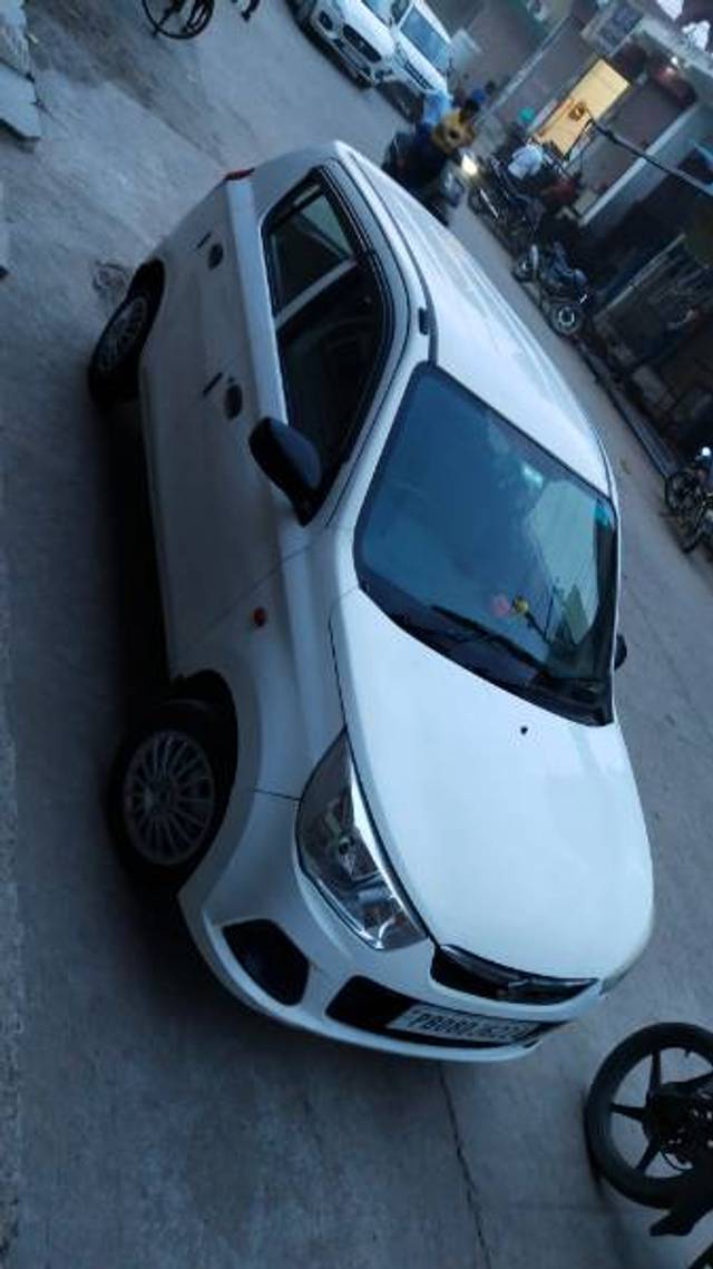 https://images10.gaadi.com/usedgaadi-sellcar/UsedCar/fd3e1ad1-9c22-455b-aa9b-579d13eae079/3a61f959-81e6-49a5-be57-f39a2e64fd1d.jpg?imwidth=6402