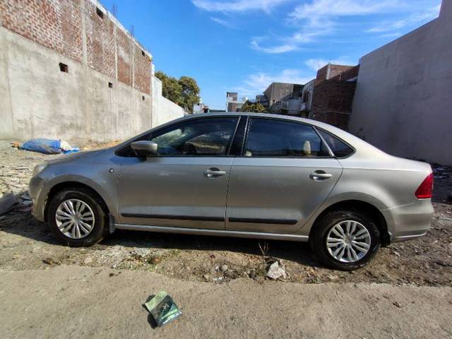 https://images10.gaadi.com/usedgaadi-sellcar/UsedCar/fd6dd441-e180-43ba-ace0-ae118943b955/d6a3023e-6c2d-4834-89dd-5dd7b038a63c.jpg?imwidth=6400