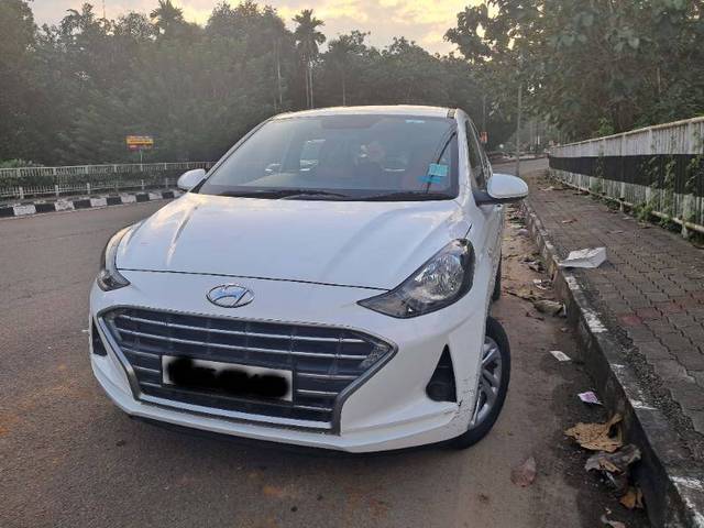 https://images10.gaadi.com/usedgaadi-sellcar/UsedCar/fdd8a40d-5f1a-482d-b8da-5a7ed521e1f1/1f44f206-8d30-4ec4-9a6b-ff1a132517ad.jpeg?imwidth=6402