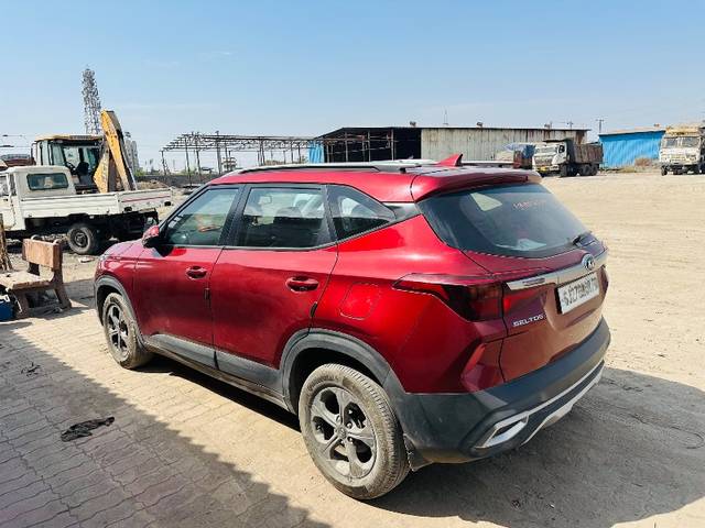 https://images10.gaadi.com/usedgaadi-sellcar/UsedCar/fde055c9-344c-4194-9a87-7697d26bafd8/5a25f315-8429-44bb-a4ca-6203da18063f.jpeg?imwidth=6401