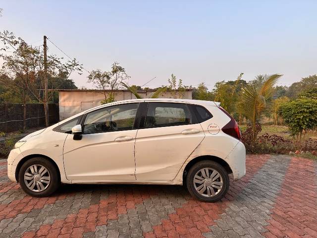 https://images10.gaadi.com/usedgaadi-sellcar/UsedCar/fe41a0b2-0413-488b-bf72-9da26775d670/bf31f3fb-697b-4649-a6eb-8c8834181020.jpeg?imwidth=6401