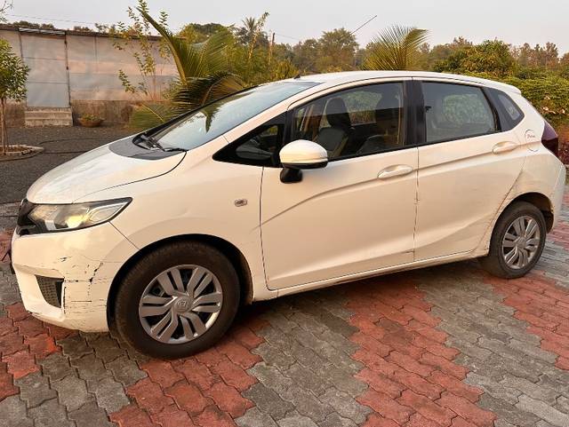 https://images10.gaadi.com/usedgaadi-sellcar/UsedCar/fe41a0b2-0413-488b-bf72-9da26775d670/d6e0321e-f8b4-4bfe-a827-3c6de4d3ec9e.jpeg?imwidth=6400