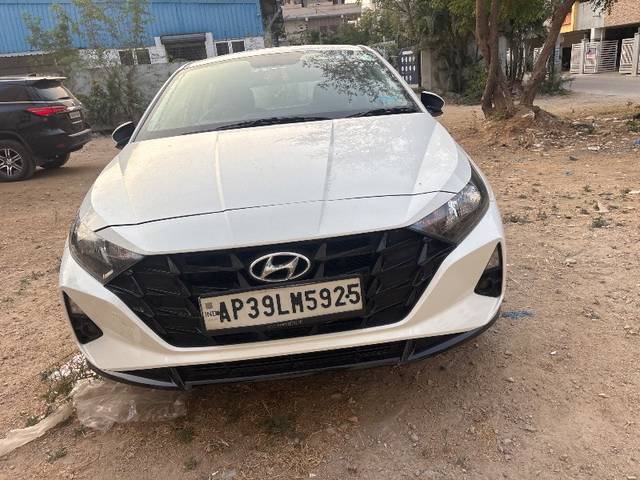 https://images10.gaadi.com/usedgaadi-sellcar/UsedCar/fe5606bb-92b5-4356-ad0e-1fa26a7e170d/faec0a92-5758-4b39-9af3-ac624e0545b6.jpg?imwidth=6400