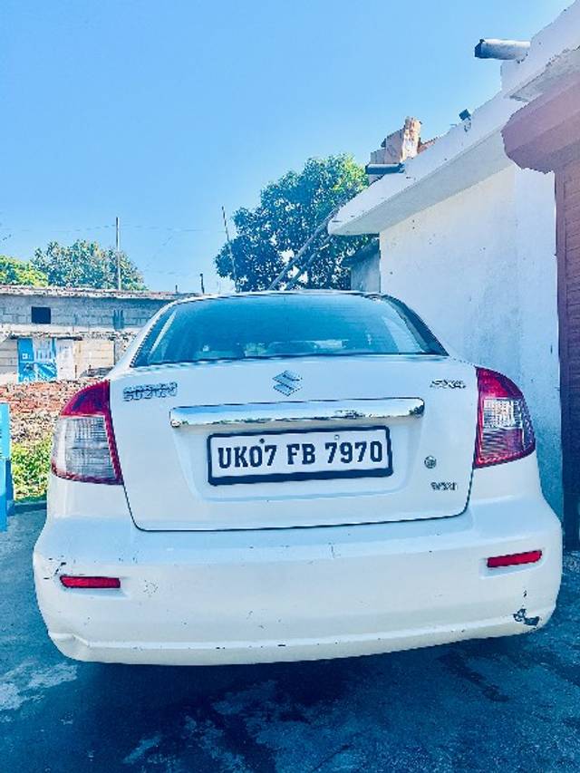 https://images10.gaadi.com/usedgaadi-sellcar/UsedCar/fe85fb94-e4d2-419a-bb36-56f011aea604/cb303e73-0fb4-4720-8bb6-f1901b8896d1.jpeg?imwidth=6400