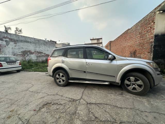 https://images10.gaadi.com/usedgaadi-sellcar/UsedCar/fe8b6a52-7468-4524-8fd2-dd811bc7b127/58df2c55-9c67-4809-8ba1-c760667fd3f5.jpg?imwidth=6401