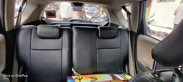https://images10.gaadi.com/usedgaadi-sellcar/UsedCar/ff0a2a6a-11ad-4970-8657-590a4fa8a772/5d41e7c1-b4ef-49fb-9ead-99289607aaba.jpg?imwidth=6401
