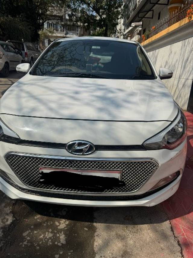 https://images10.gaadi.com/usedgaadi-sellcar/UsedCar/ff3aae47-df36-4263-a3fe-866d1d26b9af/f1b18034-7ab2-4fd9-bda4-8a141d23f94e.jpeg?imwidth=6400