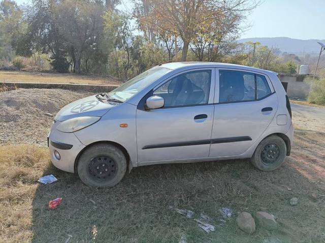 https://images10.gaadi.com/usedgaadi-sellcar/UsedCar/g501271ba/42434fca-79d6-4df6-ba33-691360521fa3.jpg?imwidth=6400