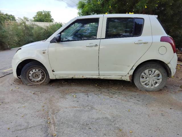 https://images10.gaadi.com/usedgaadi-sellcar/UsedCar/g5014331a/c7b32df9-6559-4f7a-8dcd-2d85755660bf.jpg?imwidth=6402