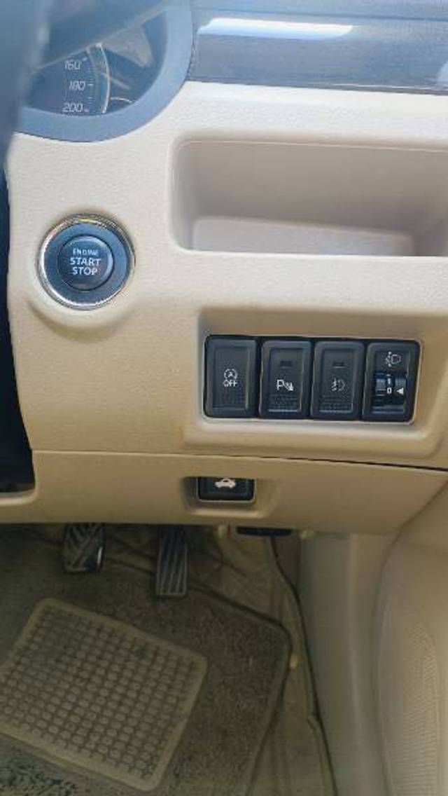 https://images10.gaadi.com/usedgaadi-sellcar/UsedCar/g501ec02a/b669a352-51c3-4fd7-8393-9a93631a92ea.jpg?imwidth=6402