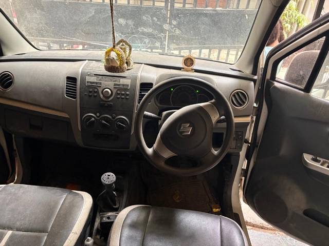 https://images10.gaadi.com/usedgaadi-sellcar/UsedCar/g5026277a/90cd2021-04c1-416a-98f0-3e327a573e2a.jpeg?imwidth=6402