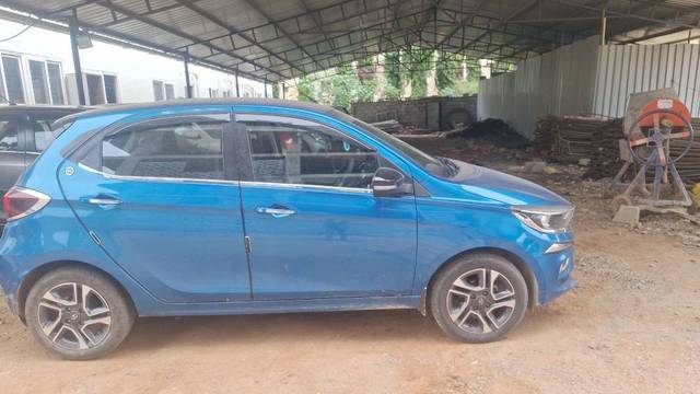 https://images10.gaadi.com/usedgaadi-sellcar/UsedCar/g506449ca/8cdde8c0-5e0e-4adb-93e4-5a8447fc3da1.jpg?imwidth=6401