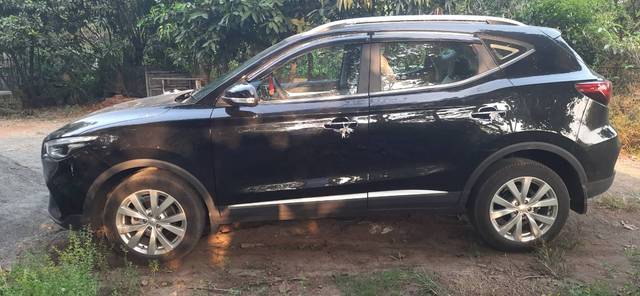 https://images10.gaadi.com/usedgaadi-sellcar/UsedCar/g5083c70a/4d8455fc-90dc-457f-a527-588827641989.jpg?imwidth=6402