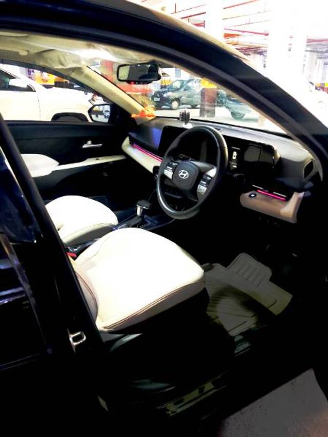 https://images10.gaadi.com/usedgaadi-sellcar/UsedCar/g508f236a/4a660f8e-e977-442f-8db8-31a2d9eba5d5.jpg?imwidth=6401