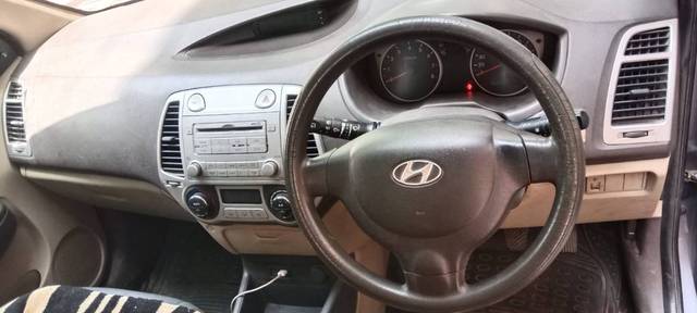 https://images10.gaadi.com/usedgaadi-sellcar/UsedCar/g50a2748a/3000b8dd-e9b1-4072-87d4-0f5d9d69876b.jpg?imwidth=6401