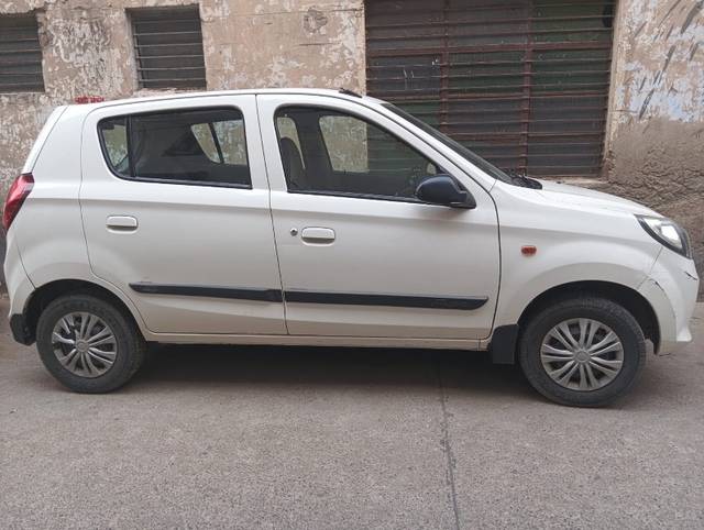https://images10.gaadi.com/usedgaadi-sellcar/UsedCar/g50adc1ba/28b661b2-5715-40fb-86c1-5c34e2d2abee.jpeg?imwidth=6401
