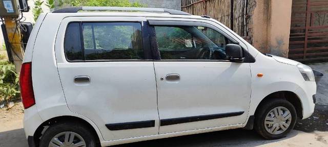 https://images10.gaadi.com/usedgaadi-sellcar/UsedCar/g50b76eba/b05ed054-0a24-4447-9b81-7a6b902083d3.jpg?imwidth=6401